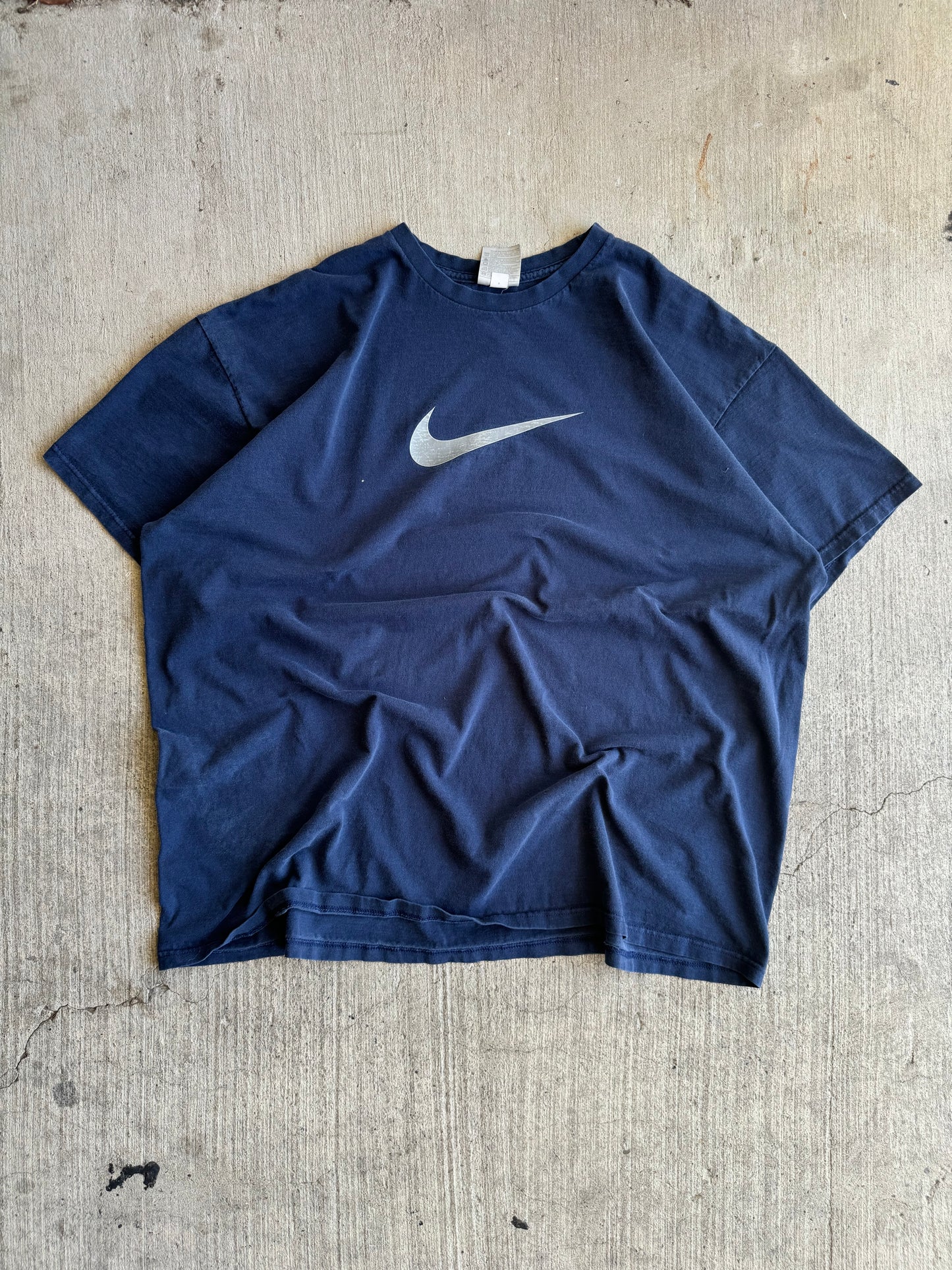 Vintage Nike center swoosh tee