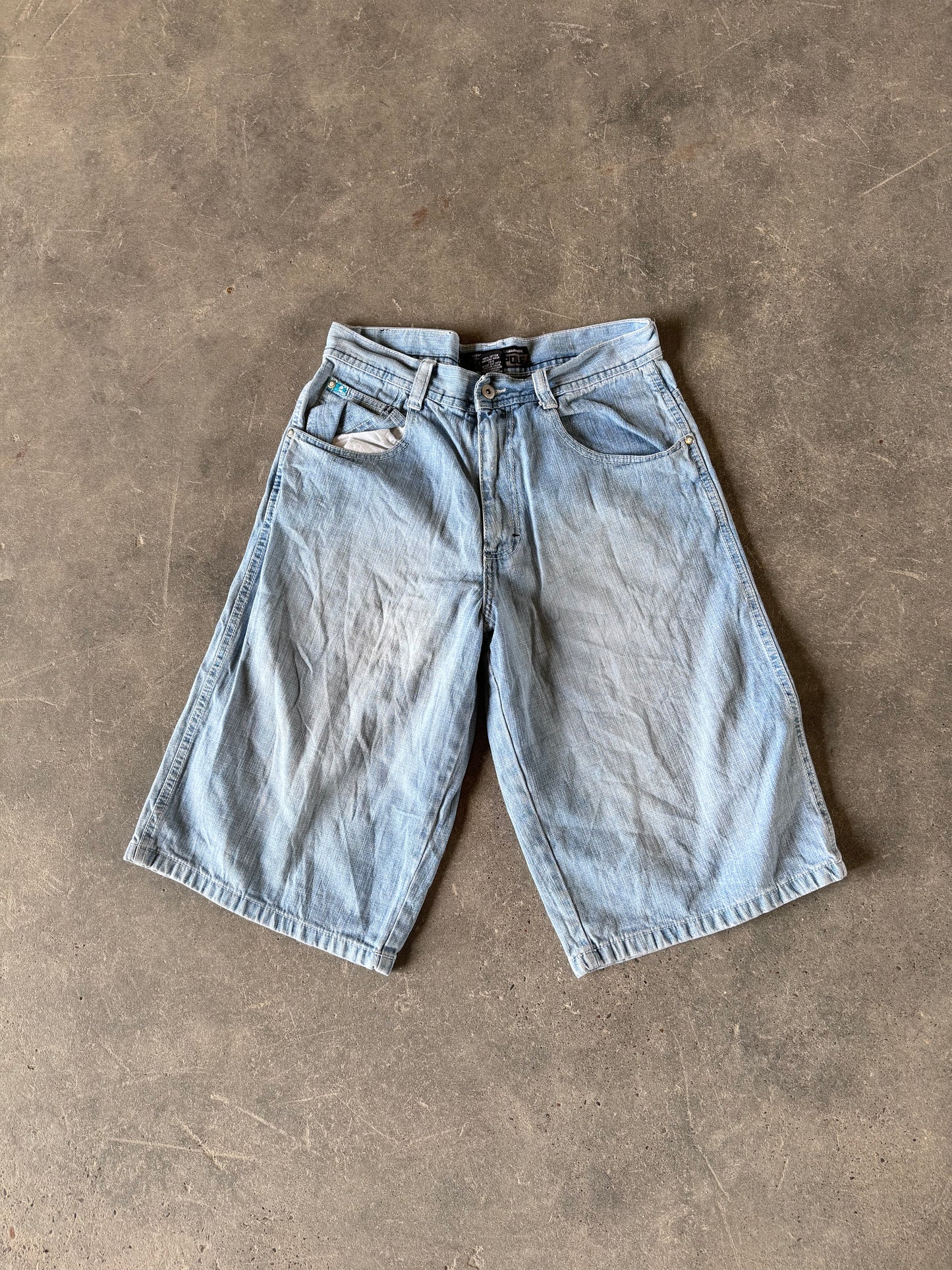 Y2K South Pole light wash jorts