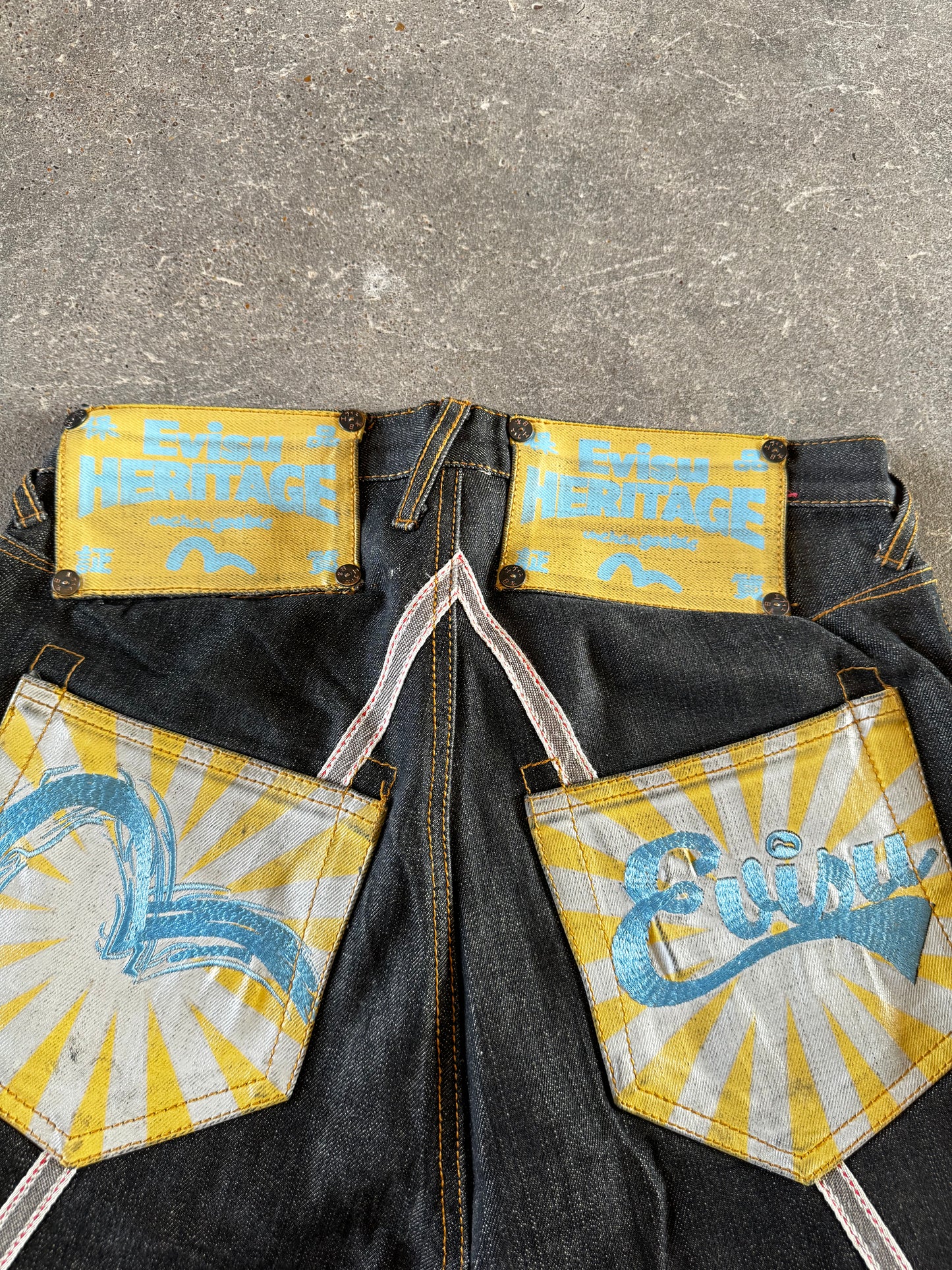 Evisu Y2K jorts